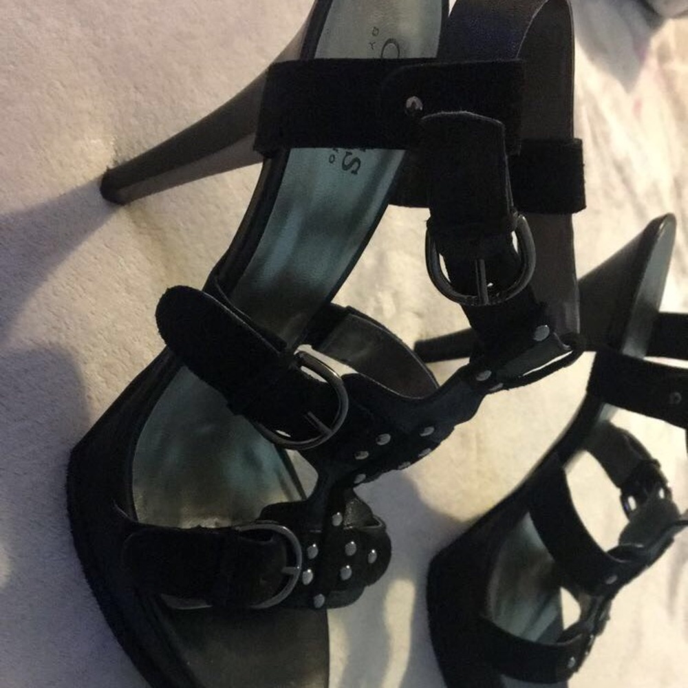 Black Guess Heels